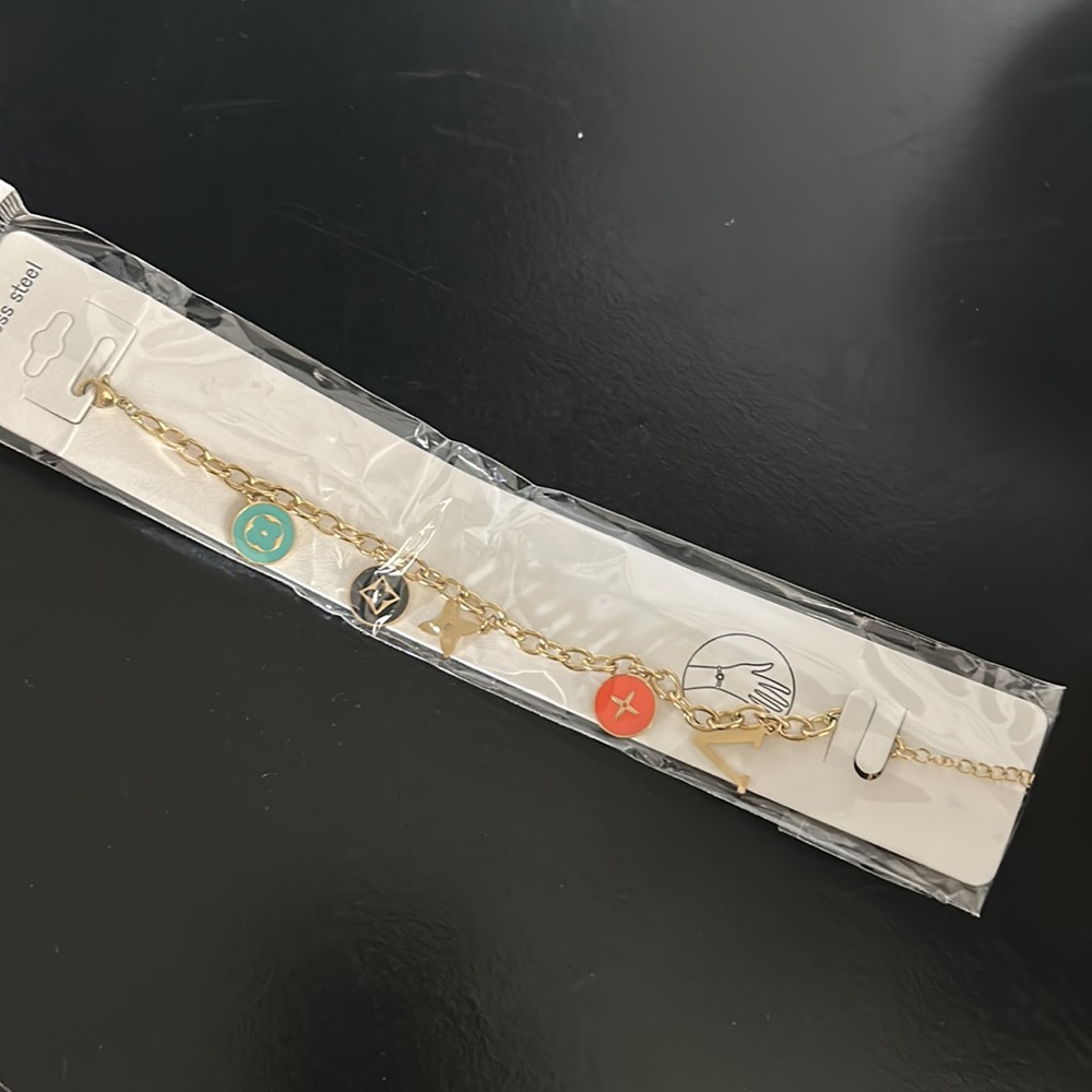 Charm bracelet - Picture 2 of 4